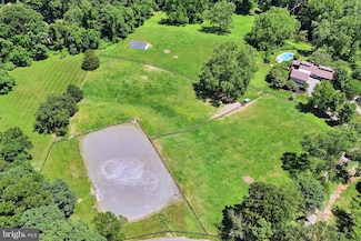 9331 Cornwell Farm Dr, Great Falls, VA 22066