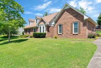 1207 Willow Bend Dr, Clarksville, TN 37043