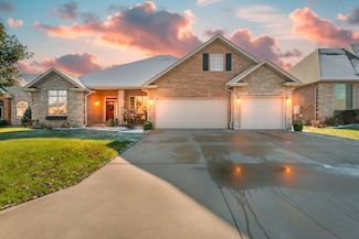 3194 W Knob Hill St, Springfield, MO 65810