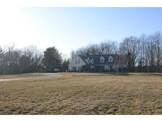 24 Field Rd, Cumberland Center, ME 04021
