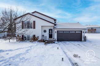 5424 Golfwood Ct SW, Wyoming, MI 49509