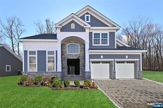 21 Arden Place, Hillsdale, NJ 07642