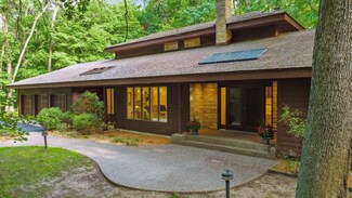 11 Fenlea Cir, Saint Paul, MN 55110