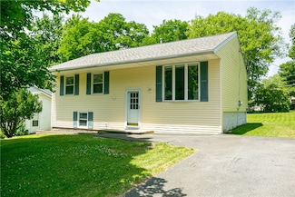 9 Lynaugh Rd, Victor, NY 14564