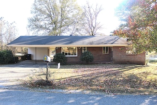 4 Franklin Dr, Corinth, MS 38834