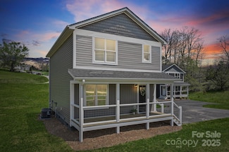 208 Sycamore Farm Rd, Leicester, NC 28748