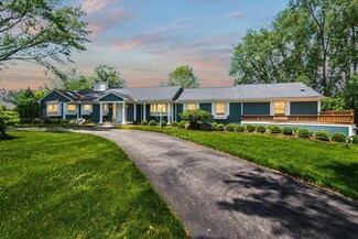 6684 Valley Spring Dr, Bloomfield Hills, MI 48301