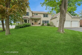 4909 E Lake Shore Dr, Wonder Lake, IL 60097