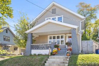 1062 Fountain St NE, Grand Rapids, MI 49503