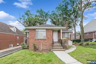 212 Westview Ave, Fort Lee, NJ 07024