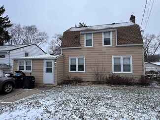 412 Linde St, de Forest, WI 53532