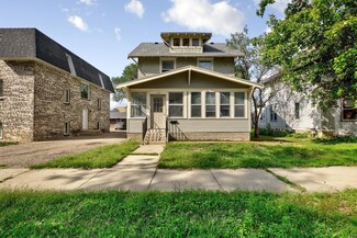 242 Nicollet Ave, North Mankato, MN 56003