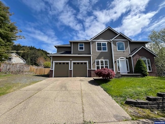 822 Pioneer Dr, Silverton, OR 97381