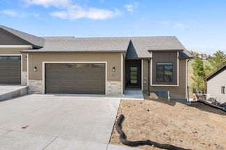 1128 Pinnacle Ct, Rapid City, SD 57701