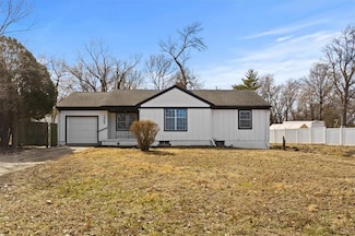 7505 E 130th St, Grandview, MO 64030