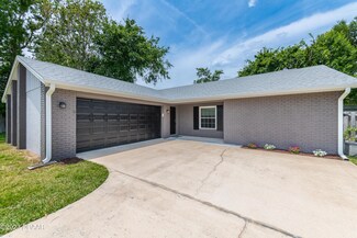 792 Silver Pond Dr, South Daytona, FL 32119
