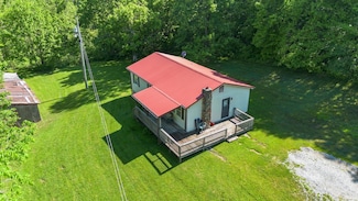 400 Woodhills Ln, Mitchell, IN 47446