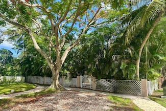 542 NE 130th St, North Miami, FL 33161