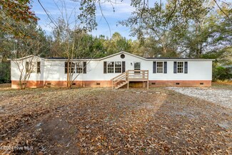 6960 White Oak River Rd, Maysville, NC 28555
