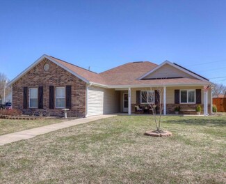 5226 Magnolia Dr, Joplin, MO 64801