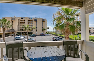 2208 Ocean Dr S, Jacksonville Beach, FL 32250