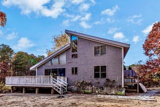 45 Manitoba Rd, Mashpee, MA 02649