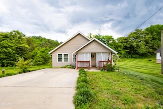 2246 Green Acres Cir, Sevierville, TN 37862