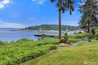 965 Winslow Way E Unit 104, Bainbridge Island, WA 98110