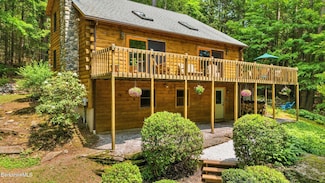 6 Brookside Glen, Huntington, MA 01050