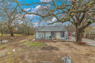 2406 W 28th St, Bryan, TX 77803