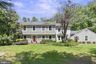 1 Pine Dr, Chester Springs, PA 19425