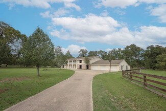10316 Rice Rd, Cleveland, TX 77328