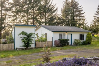 2114 NW View Ridge Dr, Waldport, OR 97394
