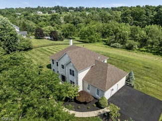 96 Becks Blvd, Ringoes, NJ 08551