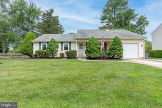 142 Red Stone Ridge, Delran, NJ 08075