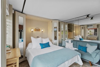 441 Lewers St Unit 401, Honolulu, HI 96815