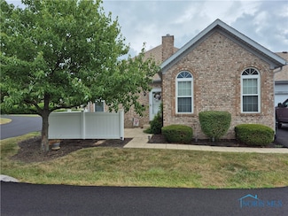 2231 Fox Run Cir Unit 413, Findlay, OH 45840