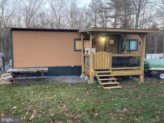 13 Booboo Ln, Hawley, PA 18428