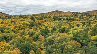 2023 Lands End Rd, Huletts Landing, NY 12841