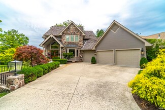7031 Woodcroft Ln, Fort Wayne, IN 46804