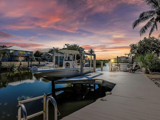 405 Grenada Ave, Naples, FL 34113