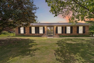 3324 Cornwall Dr, Lexington, KY 40503