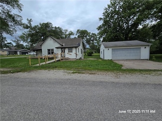 303 E May St, Clarksdale, MO 64430