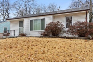 135 Chateau Dr, Florissant, MO 63031