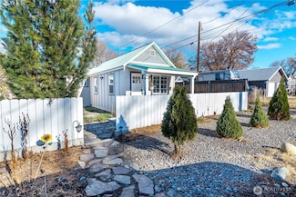 307 W 2nd Ave, Kittitas, WA 98934