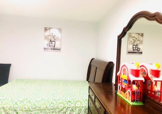 174-34 Polhemus Ave Unit Duplex, Jamaica, NY 11433
