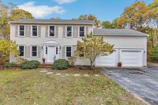 92 Brentwood Ln, Barnstable, MA 02675