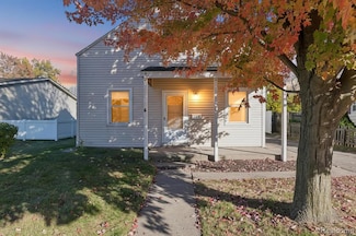 129 South St, Belleville, MI 48111