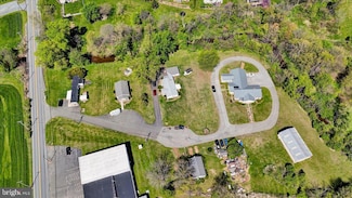154 W Maple Grove Rd, Denver, PA 17517