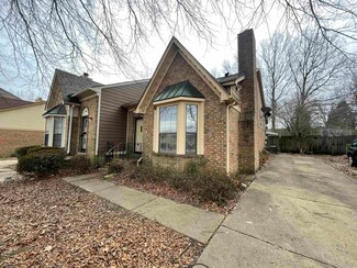 5879 Plum Valley Dr, Memphis, TN 38141